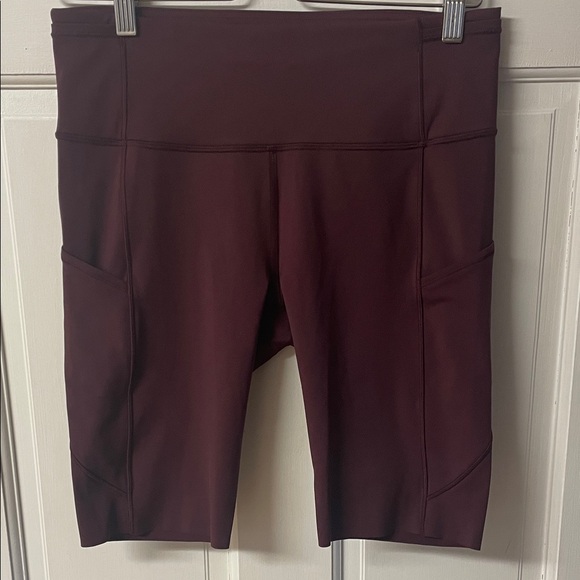 lululemon athletica Pants - Lululemon Fast And Free Short 10" *Non-Reflective women’s athletic shorts sz 10